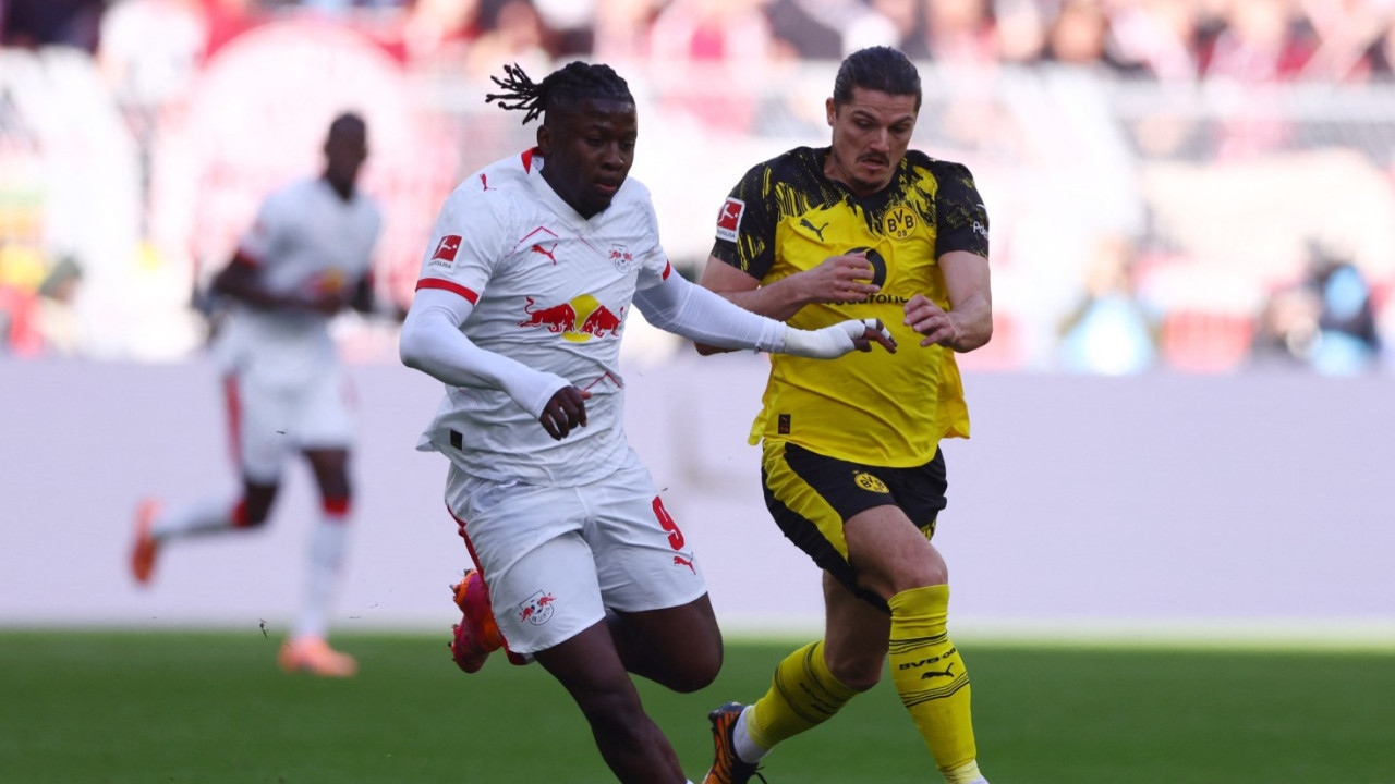 Dortmund ve Leipzig, lider Bayern'e çalıştı