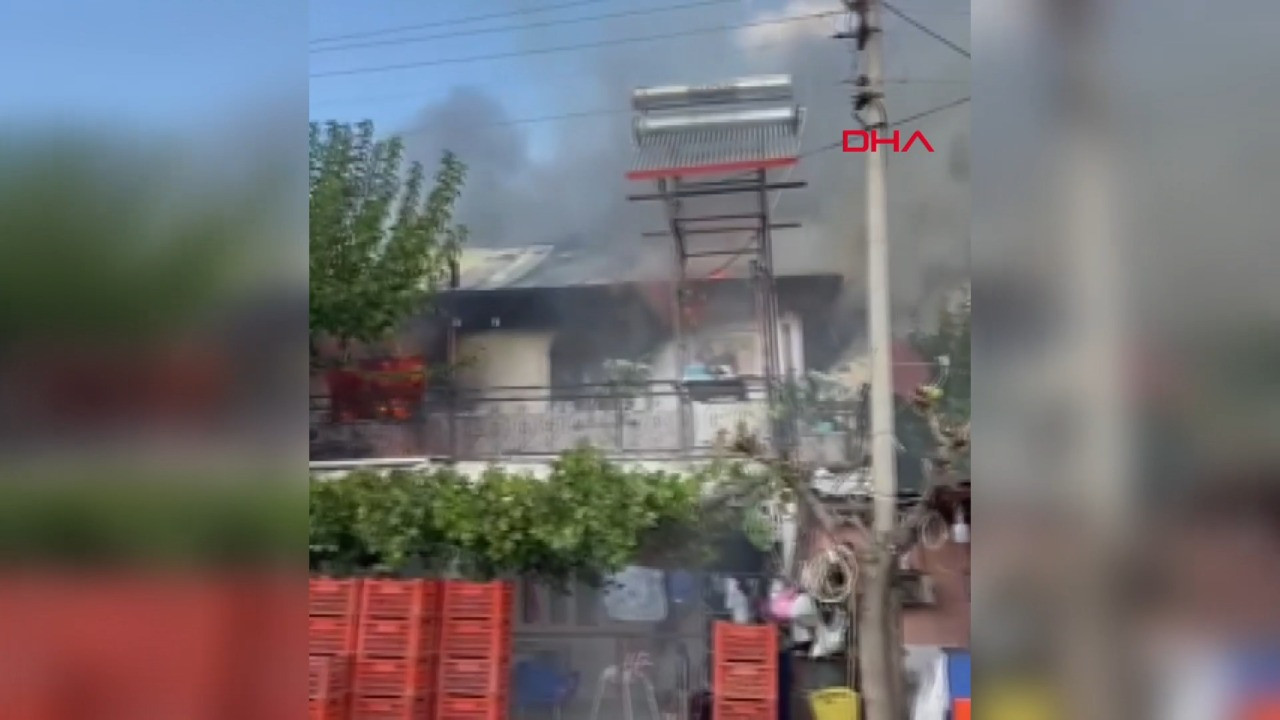 Evde çıkan yangında ikinci kat kullanılmaz hale geldi