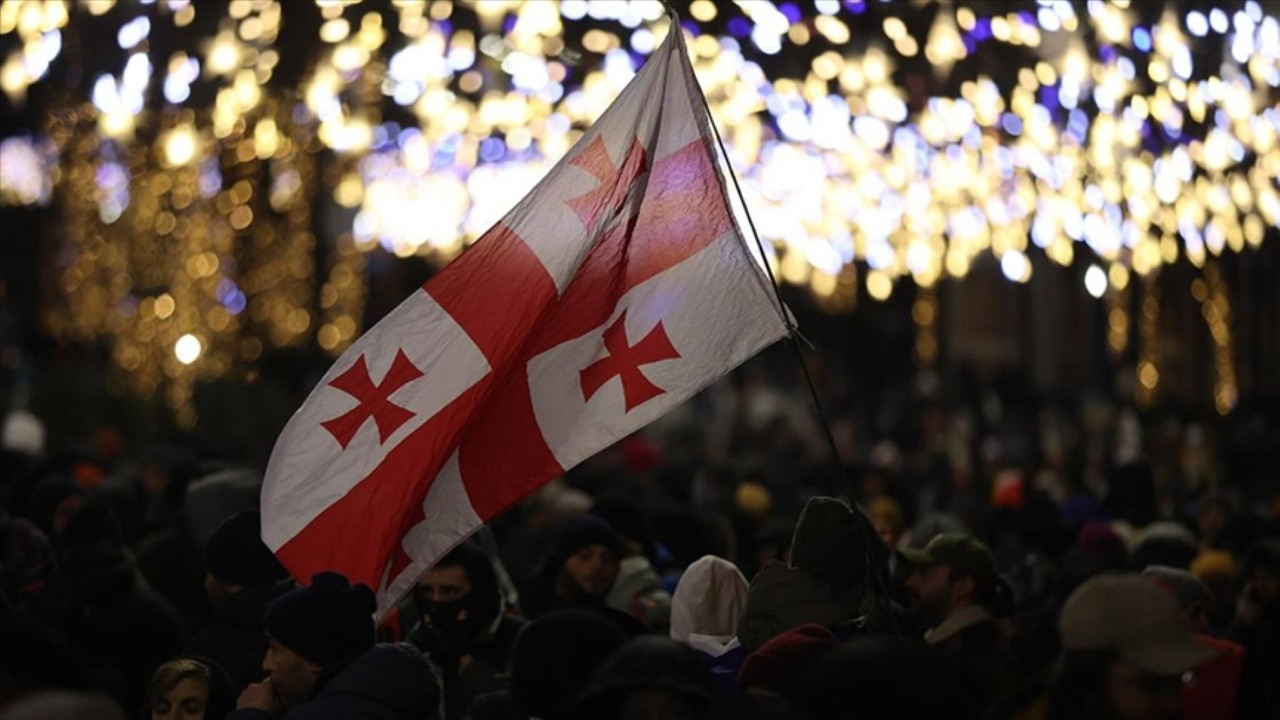 Komşu ülkede gergin seçim