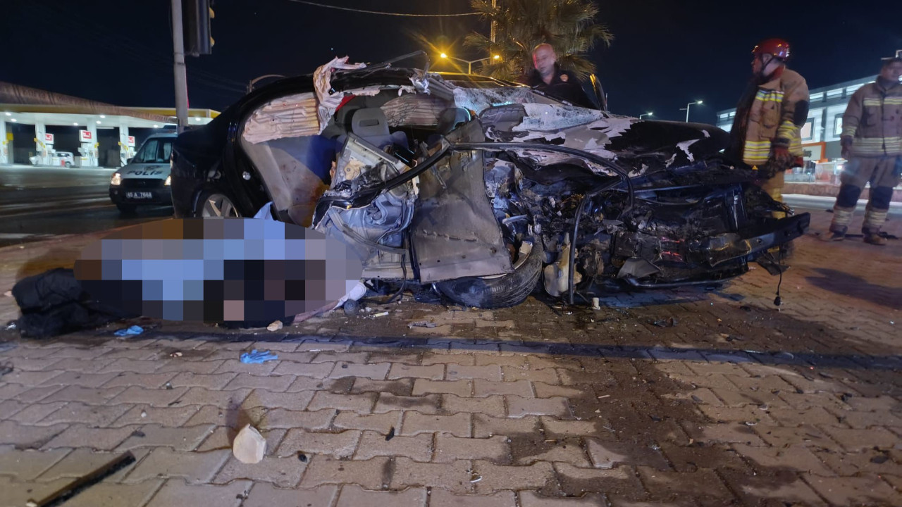 TIR ile otomobil çarpıştı: 1 ölü, 3 yaralı