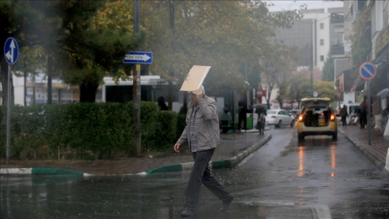 Trakya'da sağanak: Sokaklarda su birikti