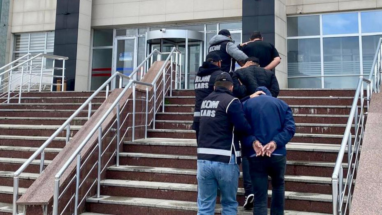 Yasa dışı silah ticareti operasyonunda 3 şüpheli tutuklandı