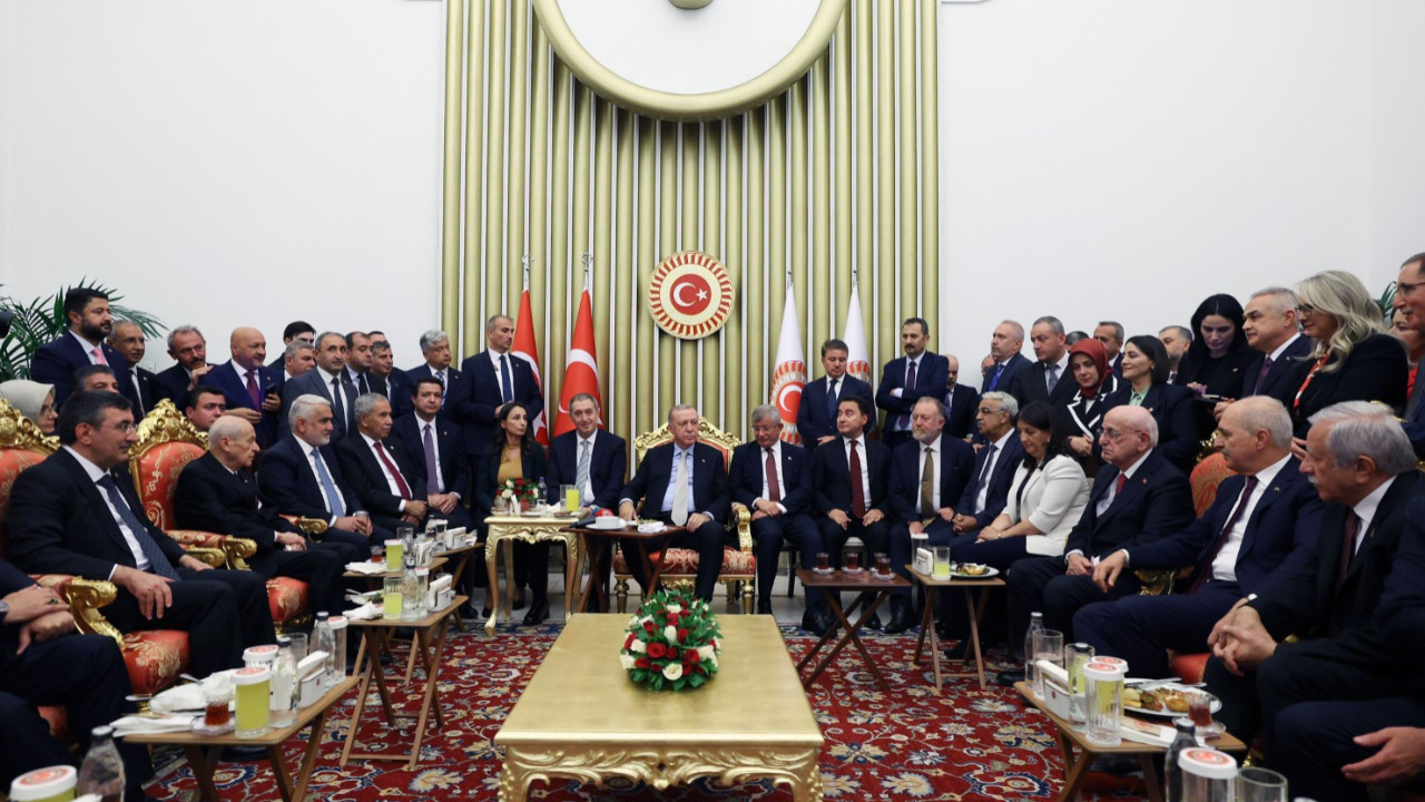 Fotoğraftaki bir liderden daha açıklama: Kimsenin hasmı değiliz