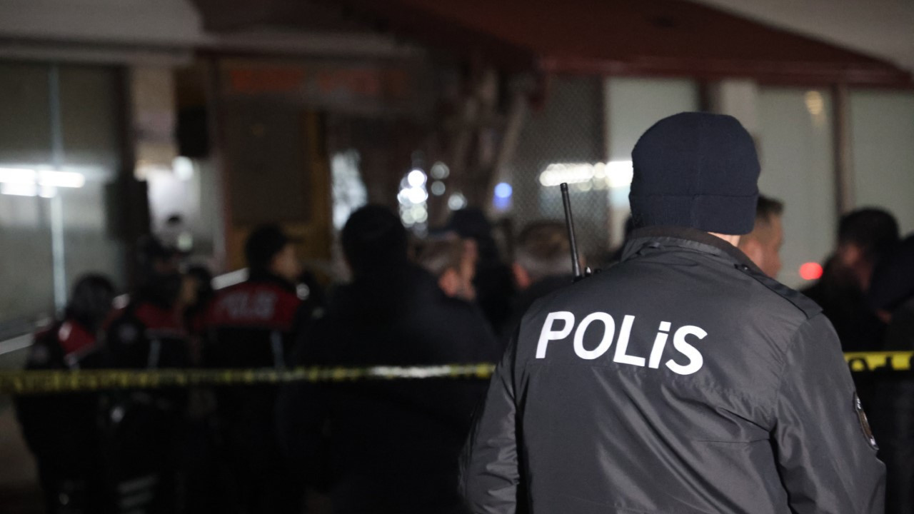 Bıçaklı kavgada öldürüldü