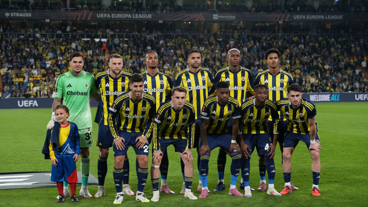 Fenerbahçe'de 12 futbolcu Samandıra'dan ayrıldı