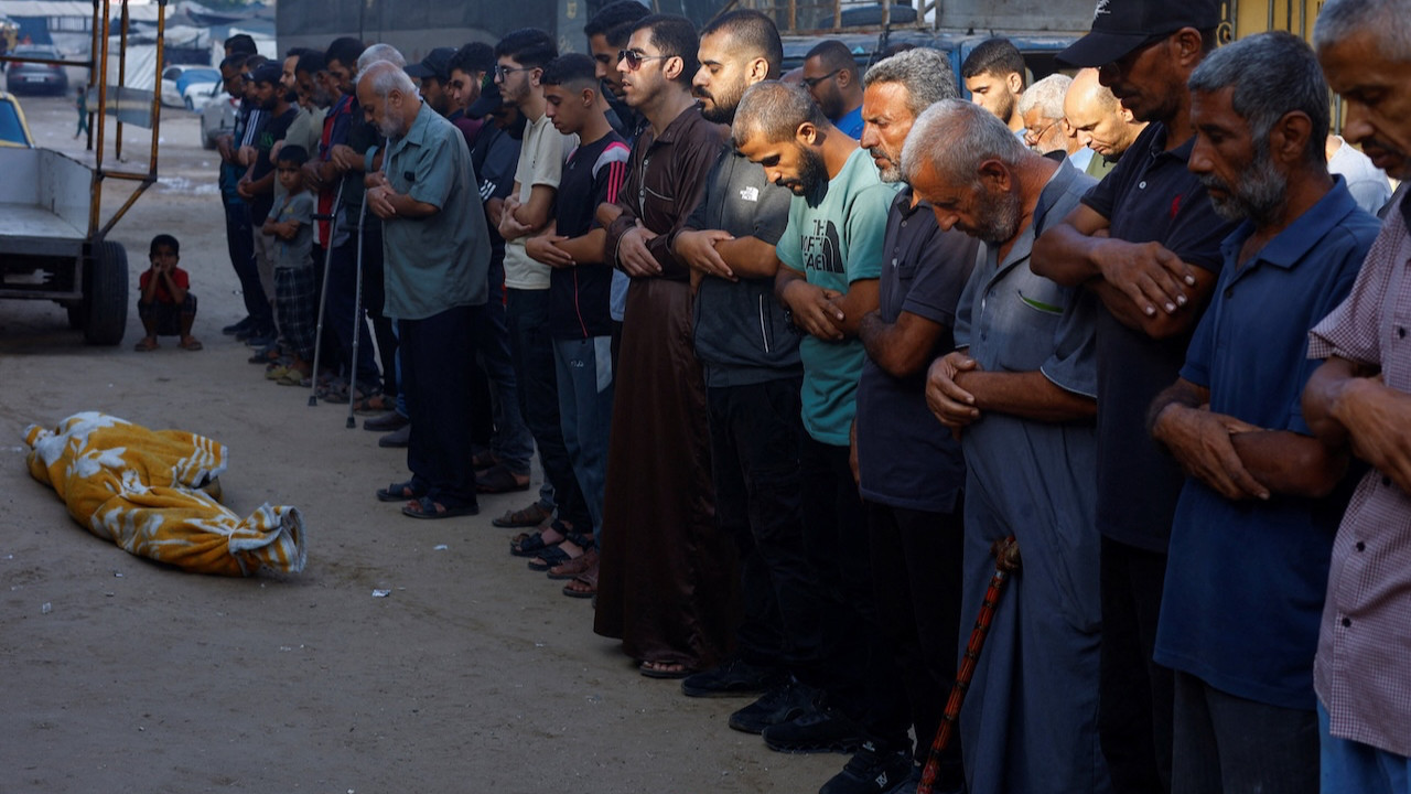 İsrail, açlığı silah olarak kullanıyor