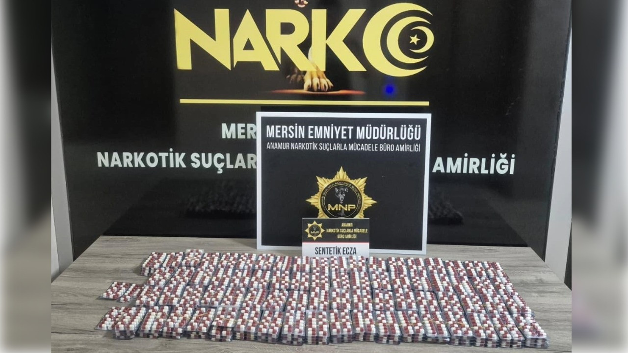 Ticari taksi durduruldu, içinden binlerce hap çıktı