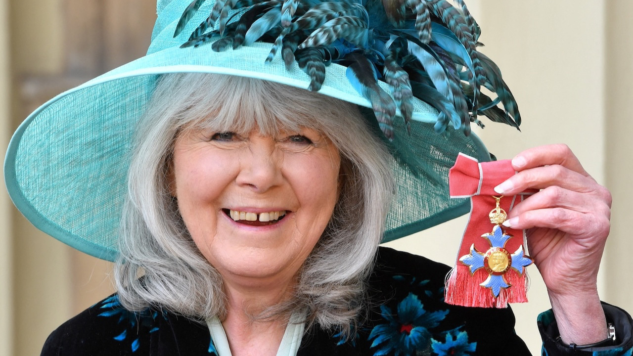 Ünlü yazar Jilly Cooper yaşamını yitirdi