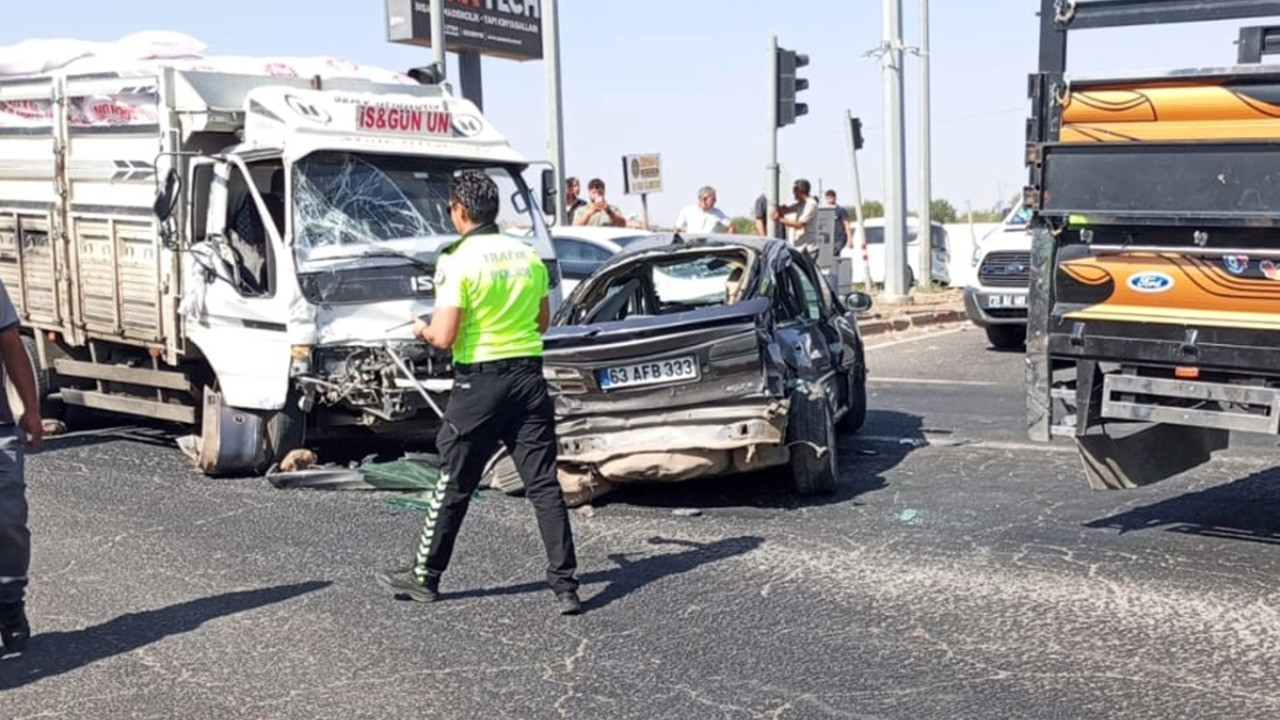 6 araçlık zincirleme kaza: 12 yaralı
