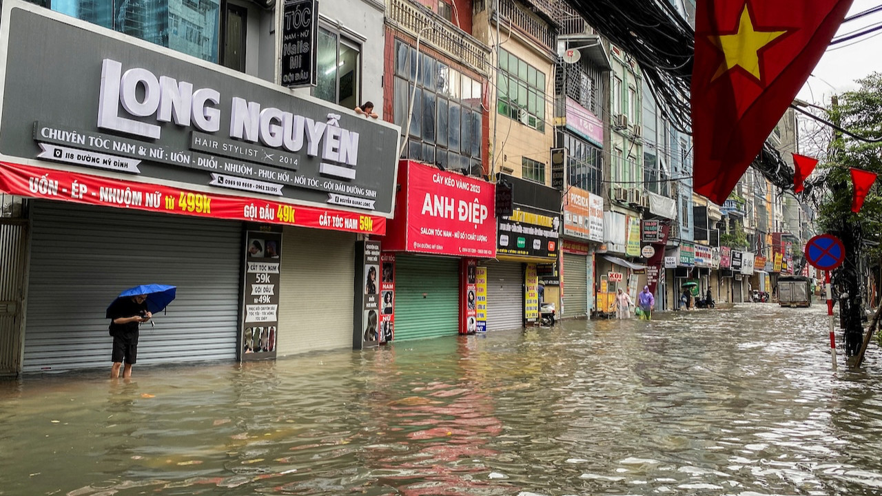 Matmo tayfunu can aldı: Üç ölü, dört kayıp