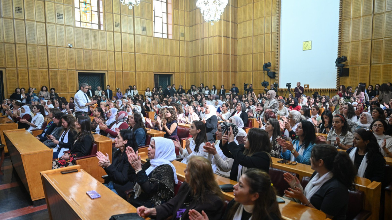 Meclis'te 'Apo' krizi: Kurtulmuş rahatsız olmuş