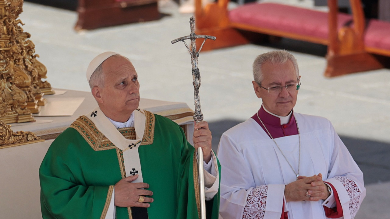 Papa 14. Leo da dayanamadı: Tık avcılığı yapmayın