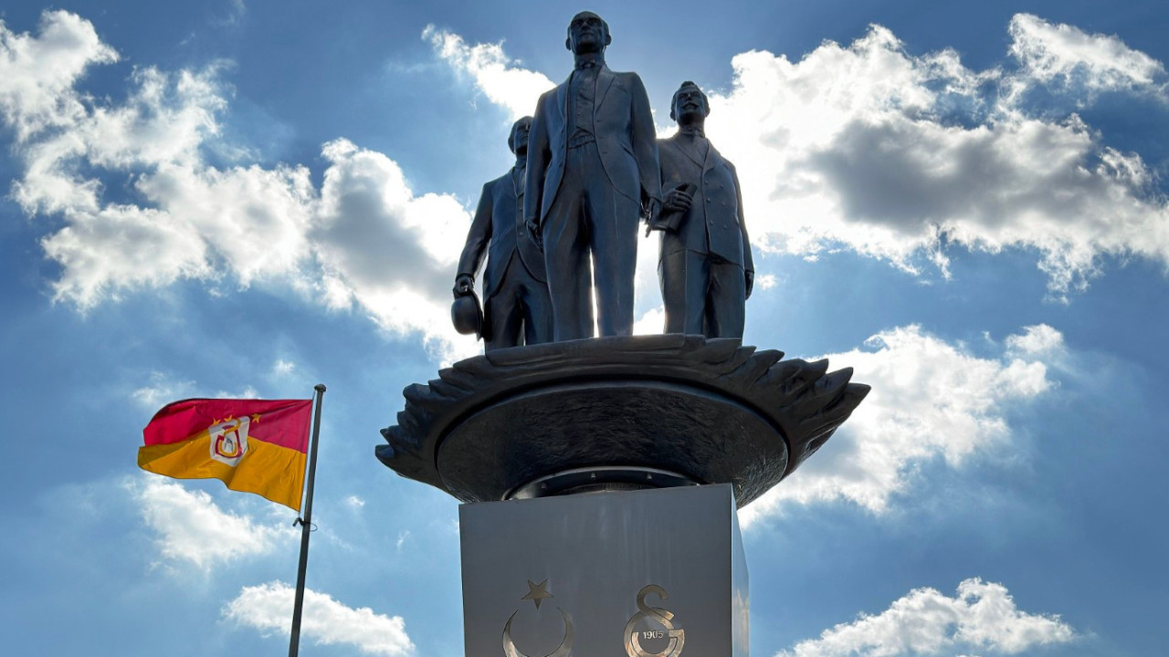 Galatasaray'da Atatürk, Tevfik Fikret ve Ali Sami Yen'in anıt heykeli açıldı