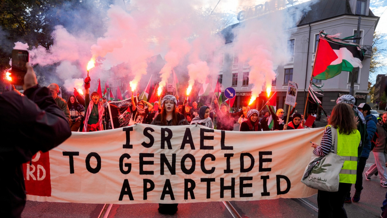 Norveç-İsrail maçı öncesi Oslo’da Filistin protestosu