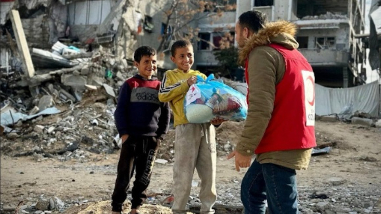 Türk Kızılay'ın 5 yardım tırı Gazze'ye ulaştı