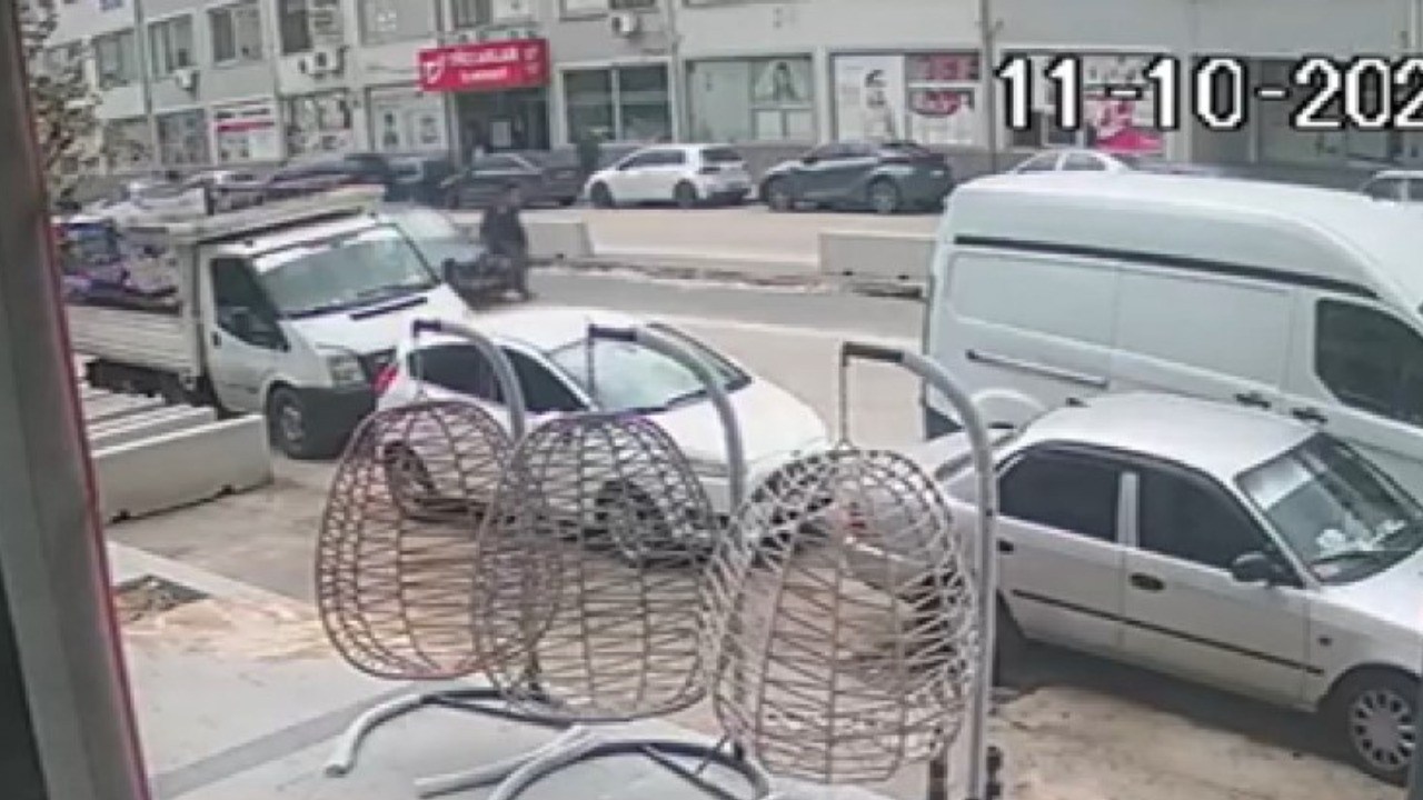 Yoldan karşıya geçen yayaya otomobil çarptı