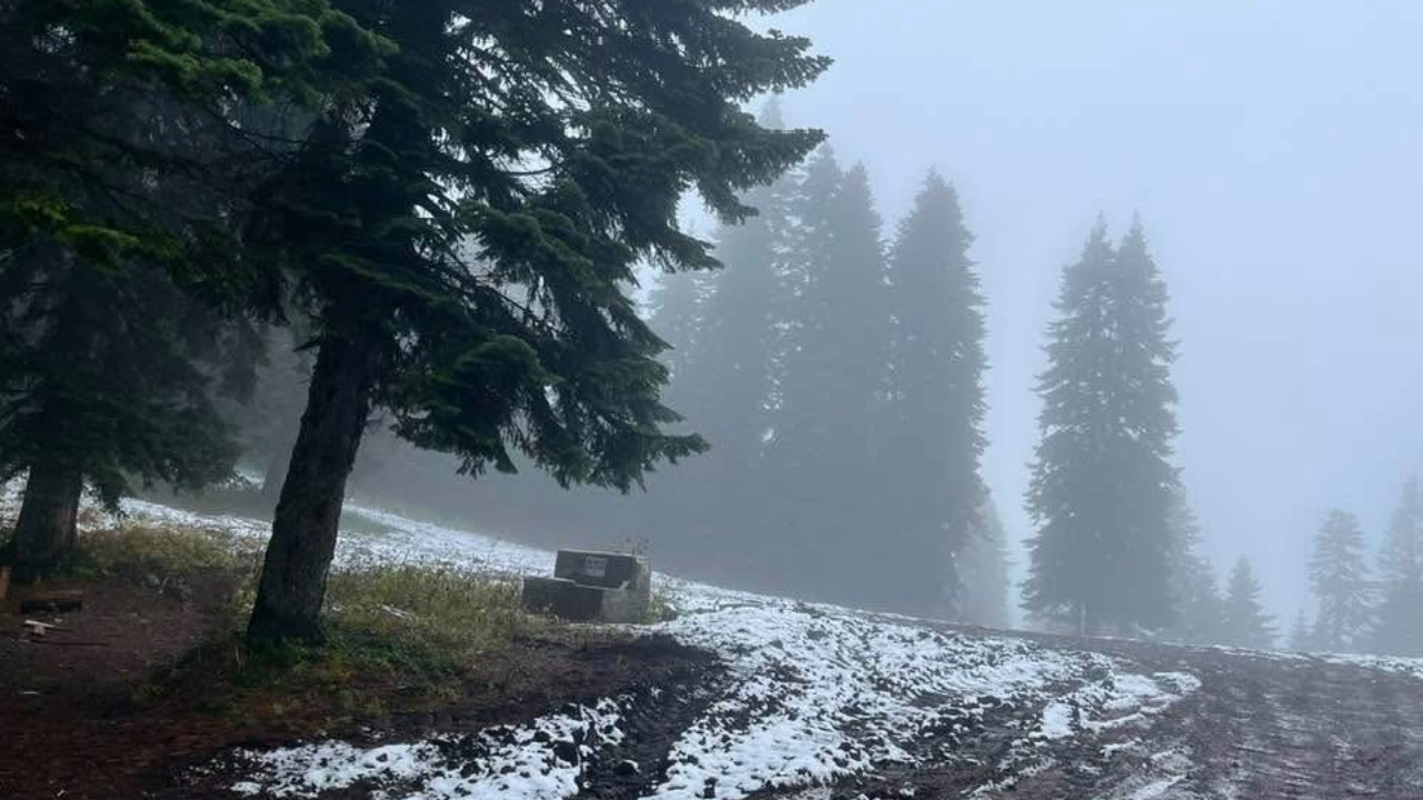 Bartın'ın yüksek kesimlerine kar yağdı