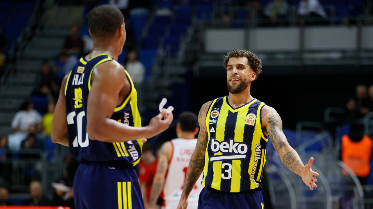 Fenerbahçe'de 4 oyuncu çift haneli skor üretti: Kanarya Karşıyaka'yı farklı geçti