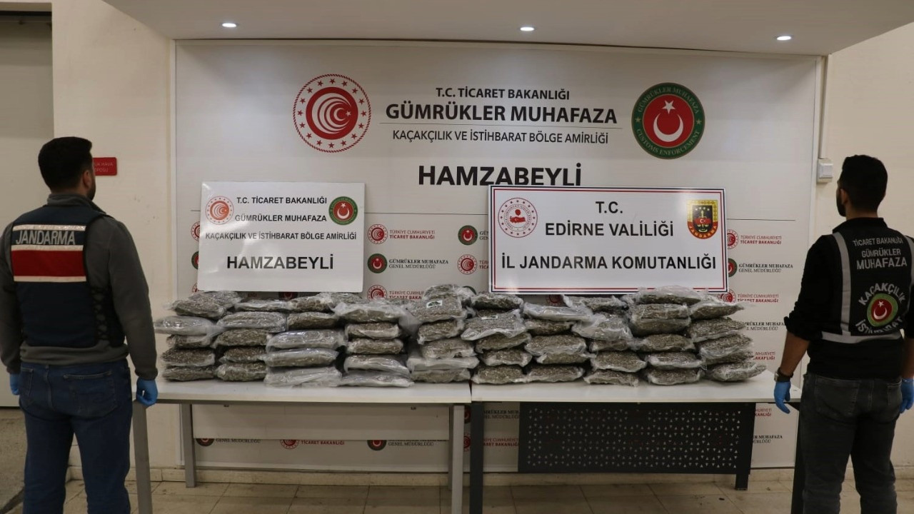 Sahte basın kartıyla 105 kilo esrarı Türkiye’ye sokmaya çalıştılar