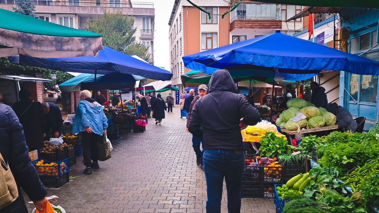 Dert yandı: Bakıp geçiyoruz