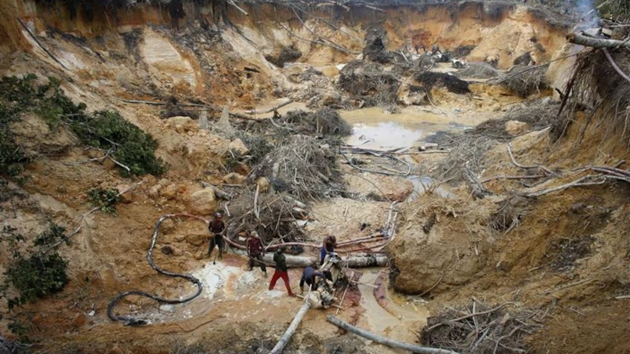 Altın madeni çöktü: 14 işçi öldü