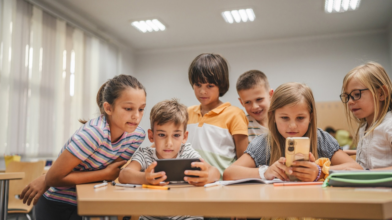 Meta'dan gençlere sosyal medya hesaplarını silme çağrısı