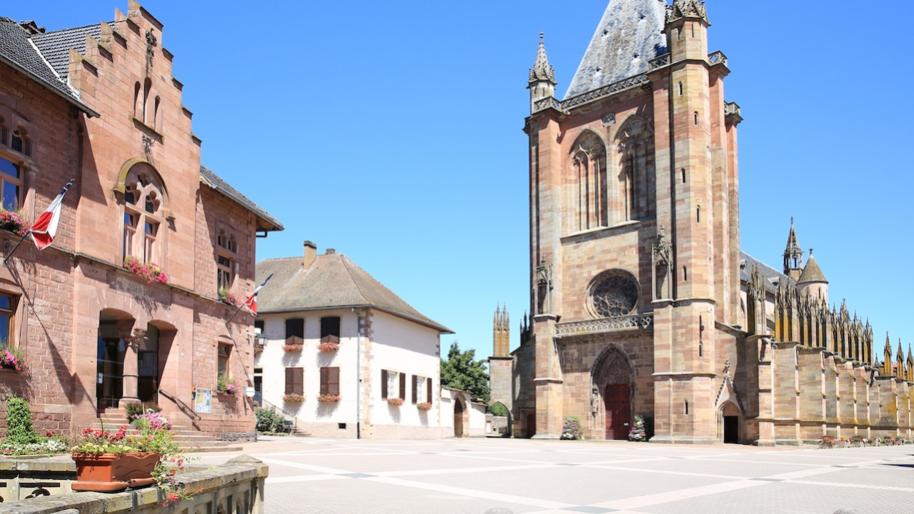 Fransa'da camiye İslamofobik saldırı