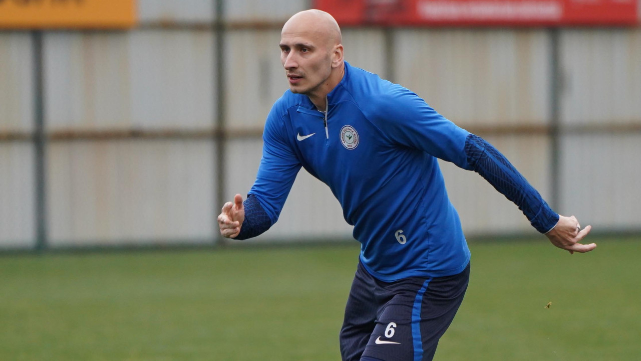 Süper Lig'in eski yıldızı ülkeyi terk etti: 'Bir daha asla saat takmam'