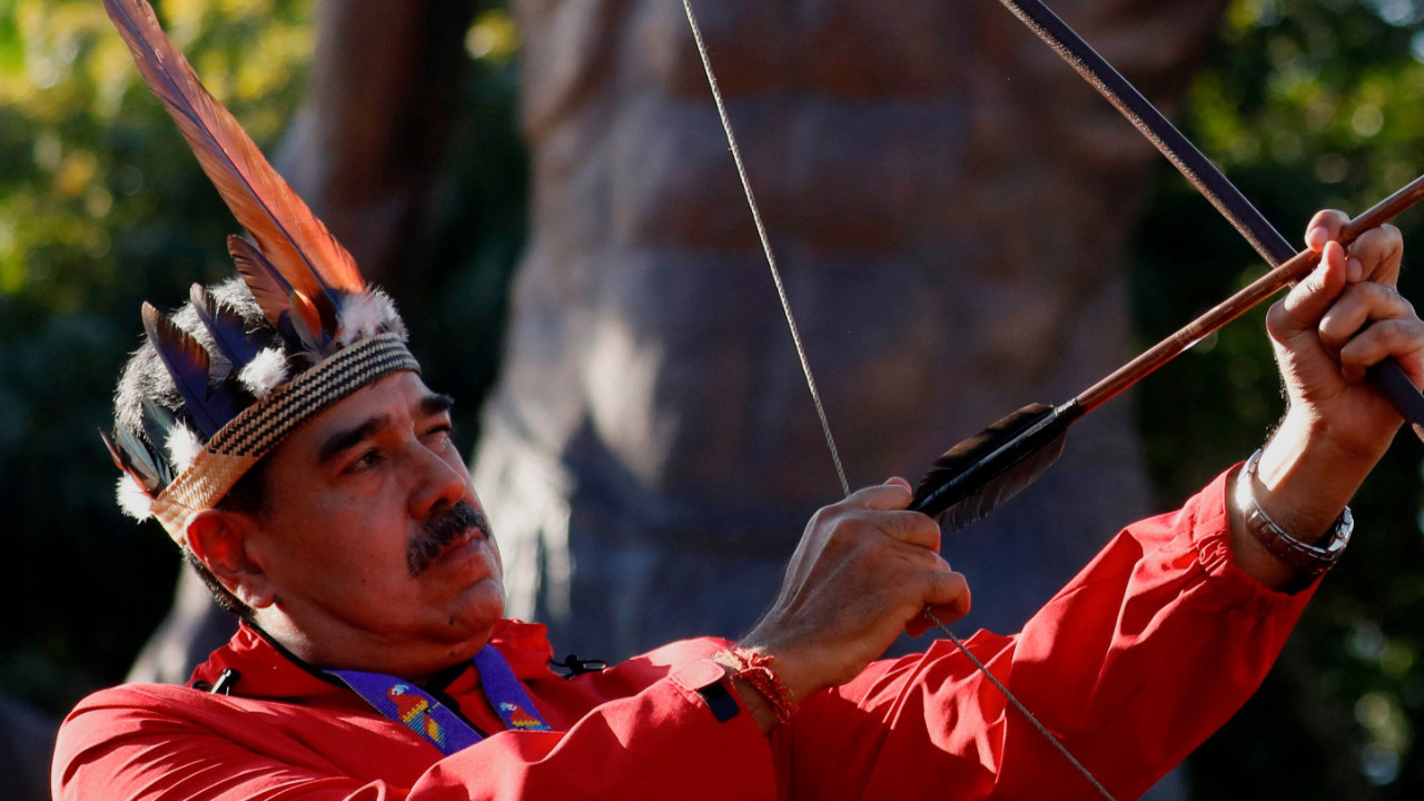 ABD savaş gemisi gönderdi, Venezuela anlaşmaları askıya aldı