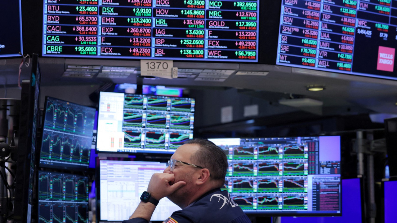 Piyasalarda kritik bilançolar öncesi karışık seyir