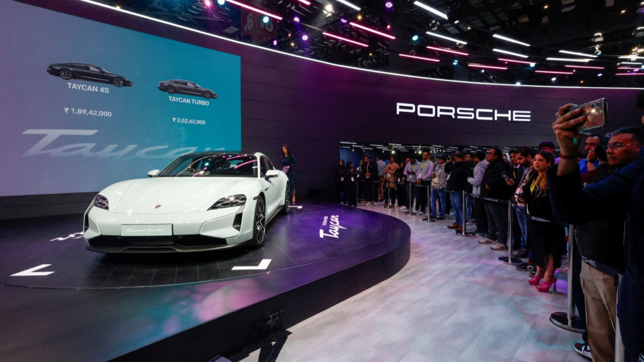 Zor durumdaki Porsche CEO değiştiriyor