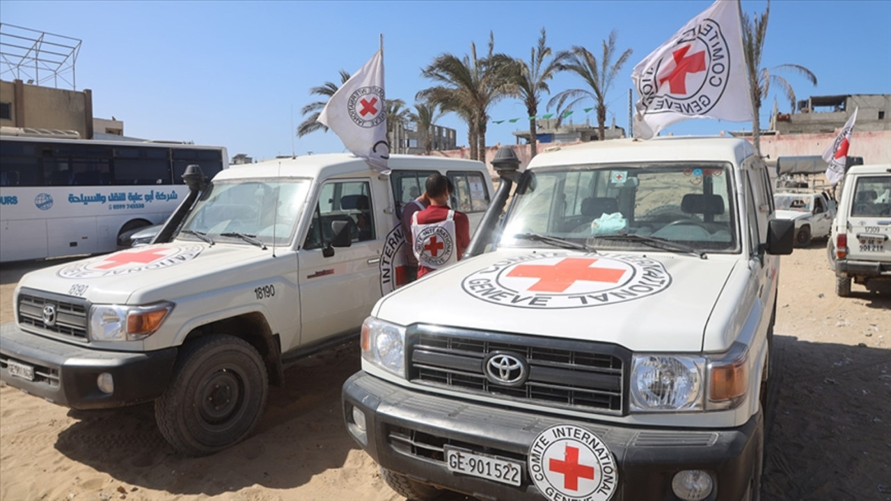 İsrail, Filistinli esirlerin naaşlarını teslim ediyor