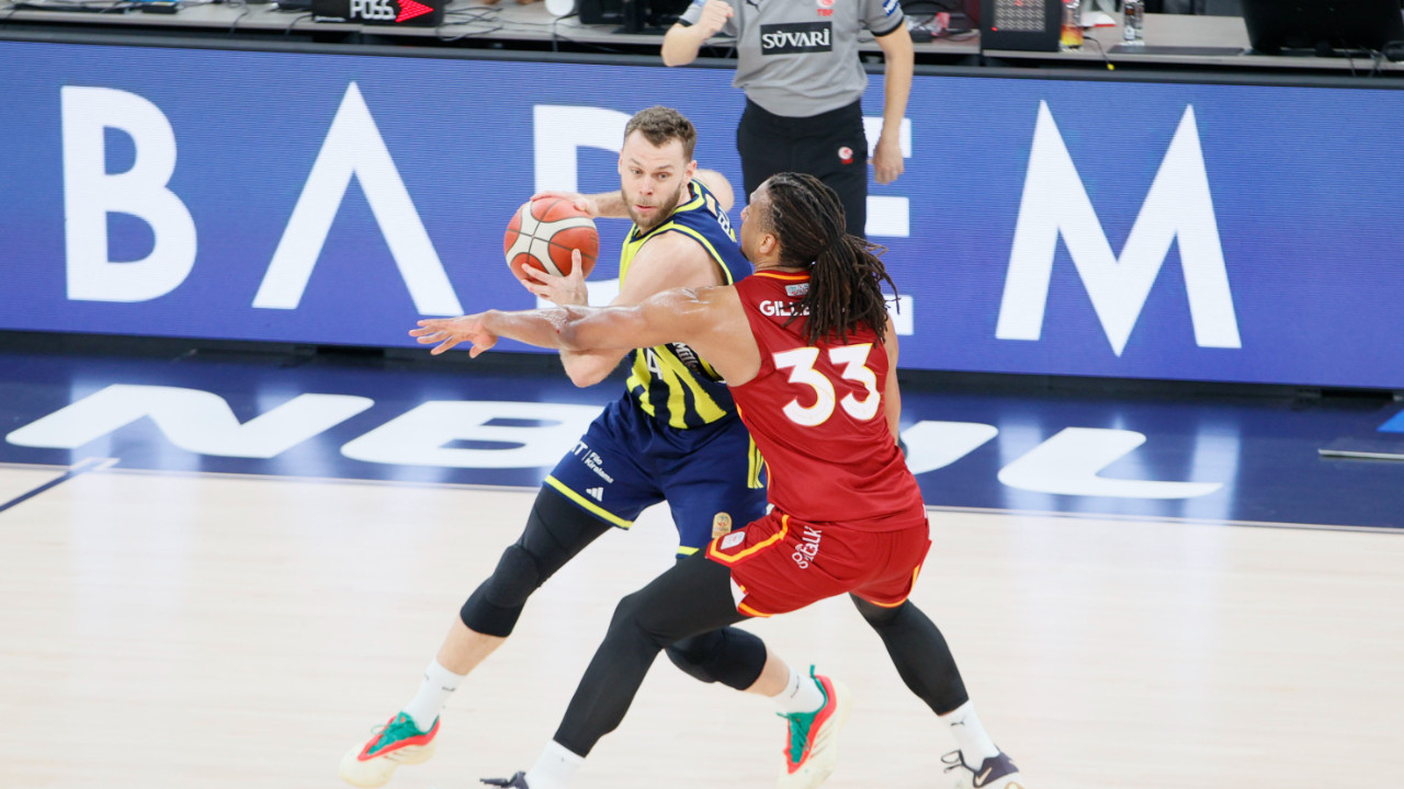 Melli ve Tarık Biberovic şov yaptı: Fenerbahçe derbide Galatasaray'ı devirdi