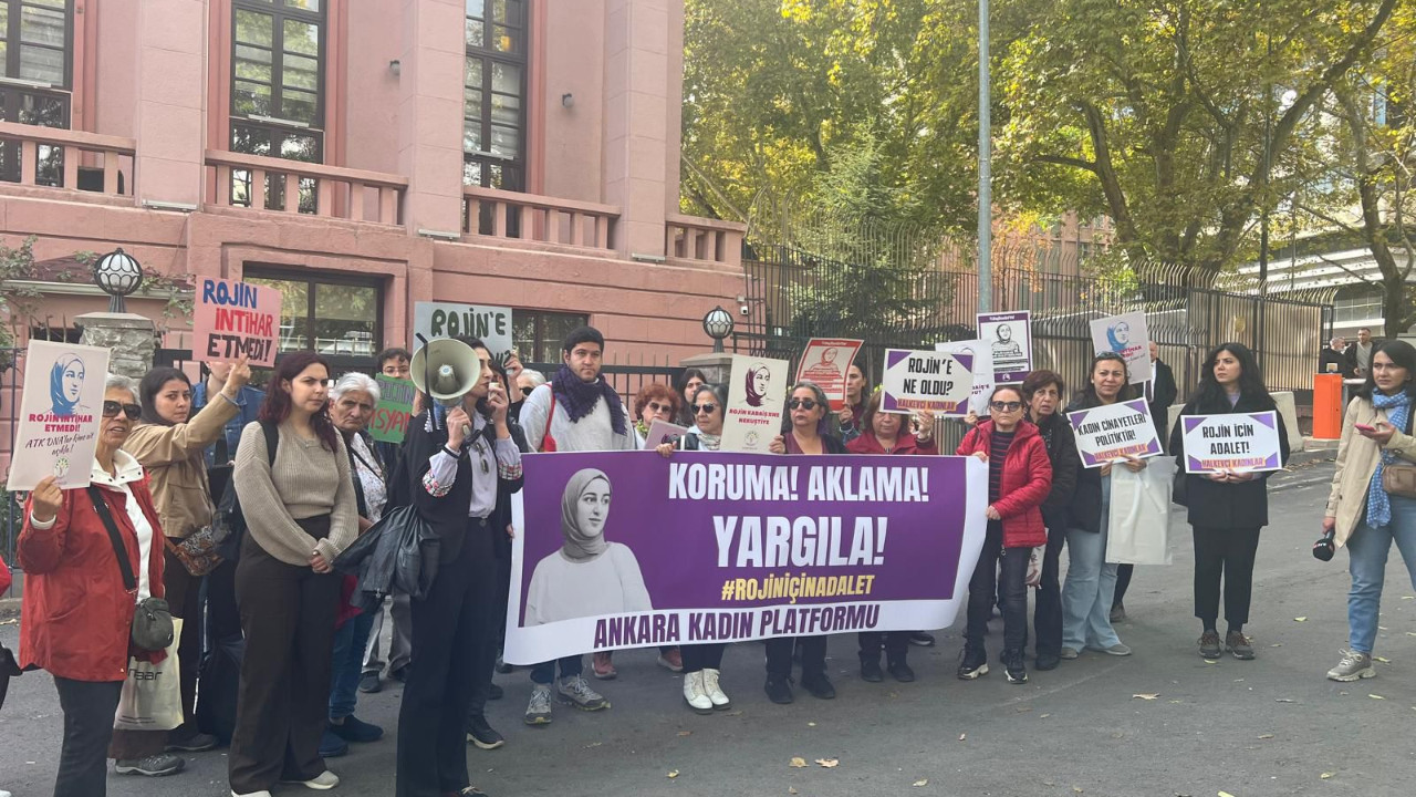 Bakanlık önünde Rojin eylemi