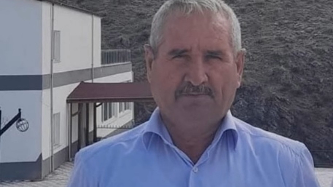 Kendi yaktığı ateşin içinde kalıp öldü