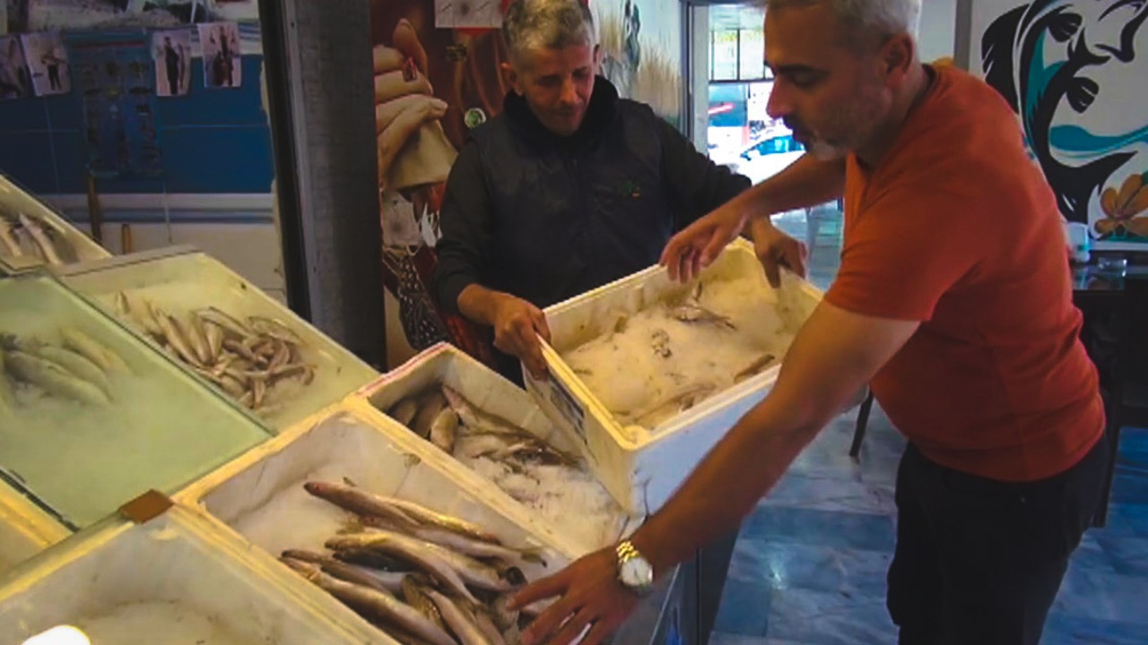 Tezgahlar doldu taştı, fiyatı 1500 TL'den 400 TL'ye düştü