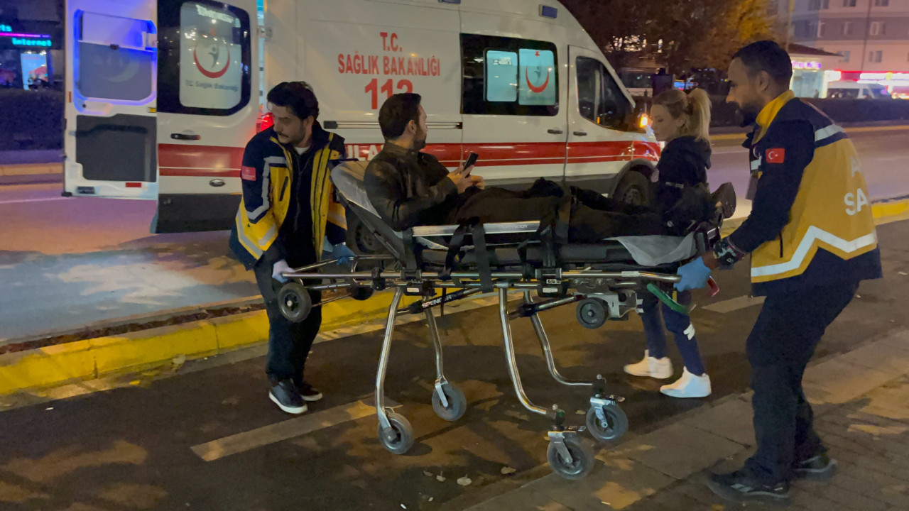 Bıçaklandı, hastaneye giderken telefonu elinden bırakmadı