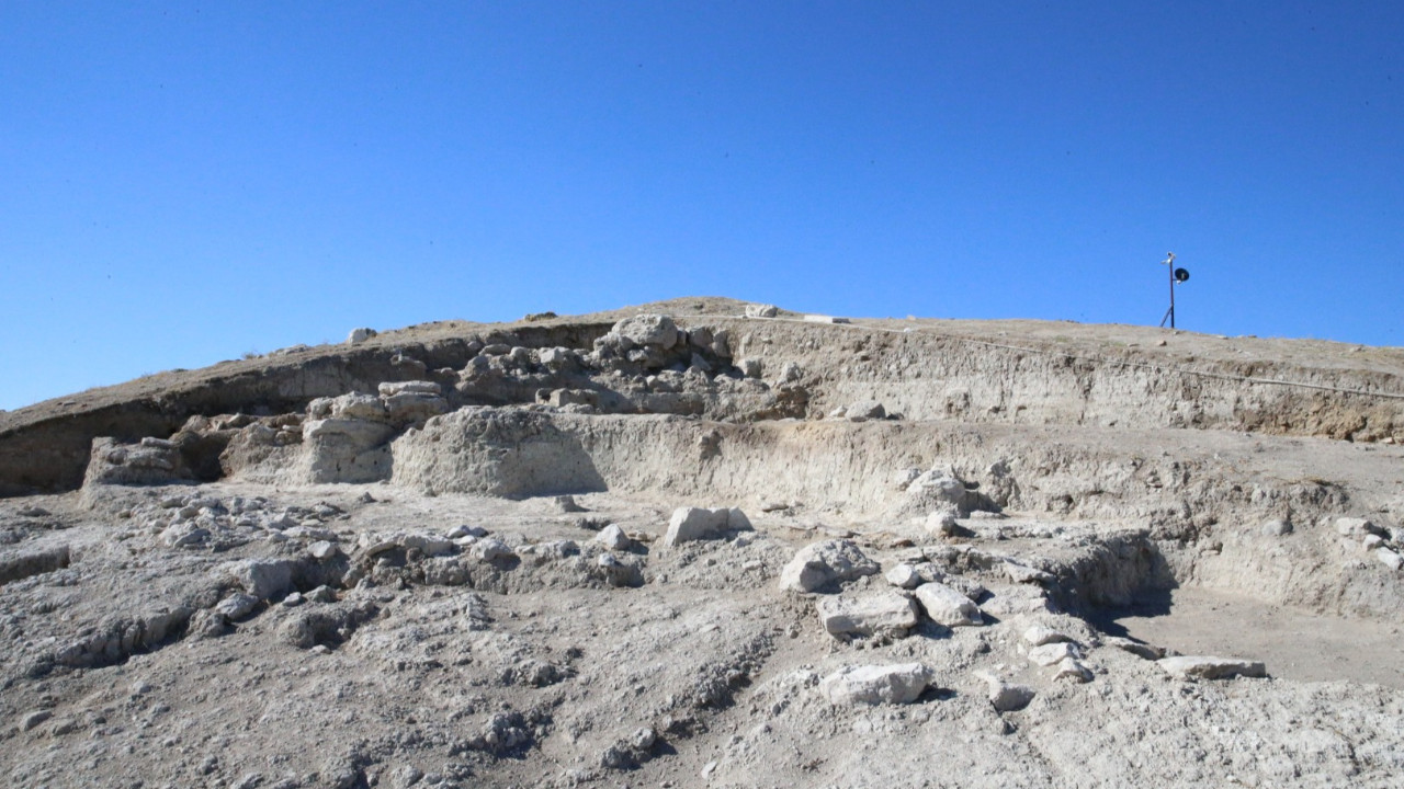 Denizli’de 4500 yıllık yanmış ev bulundu
