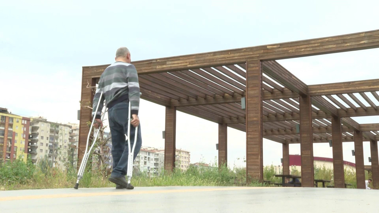 45 yıl boyunca akülü sandalye bekledi: Hayallerine yeni kavuştu
