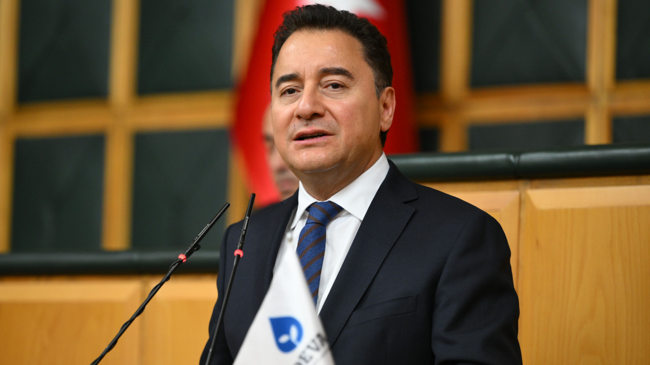 'Ekonominin başına geçecek' iddialarına Ali Babacan'dan yanıt geldi