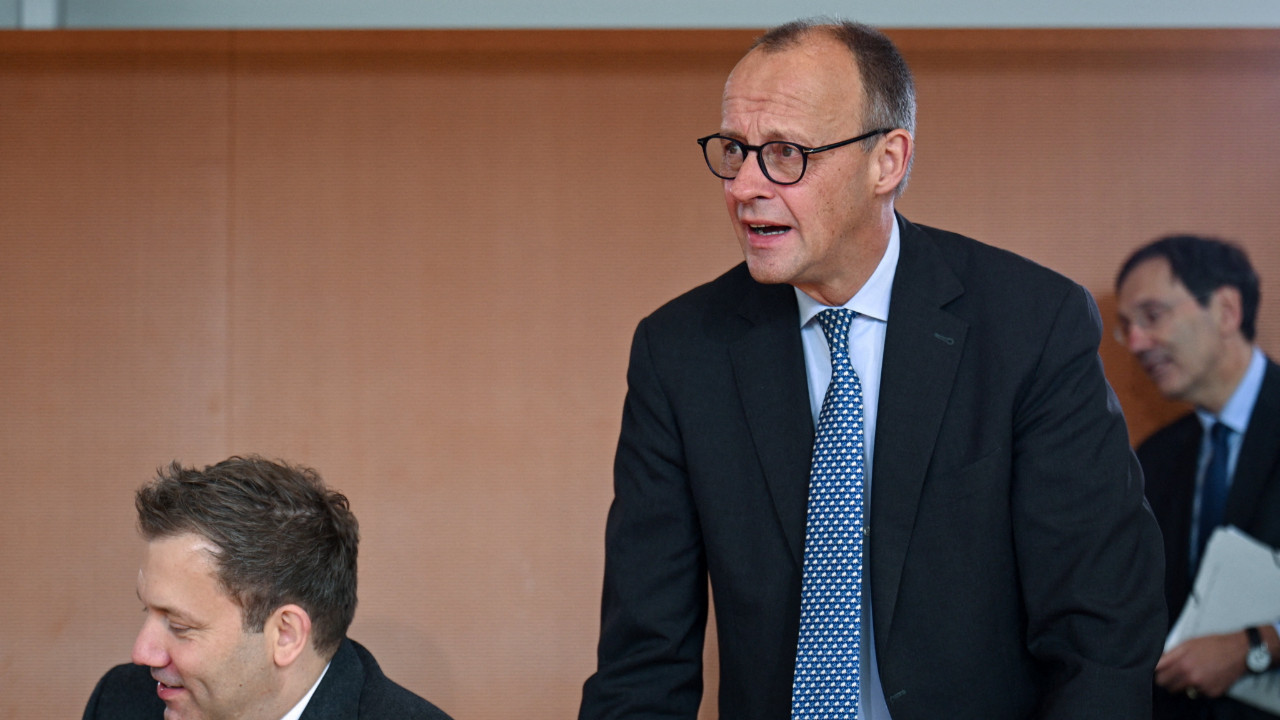 Almanya, ABD üslerindeki sivil personelin maaşını ödeyecek