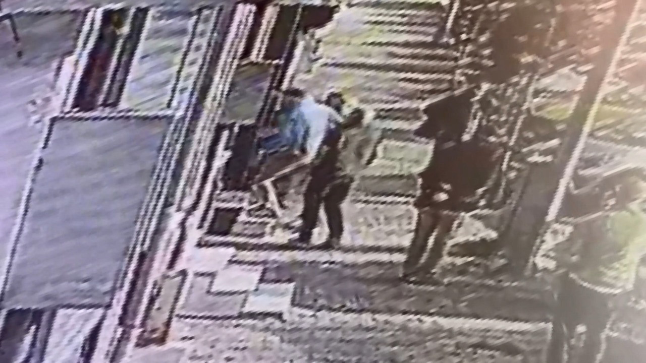 Esnafın malzeme tartışması kavgaya dönüştü: Silahla basıp darbettiler