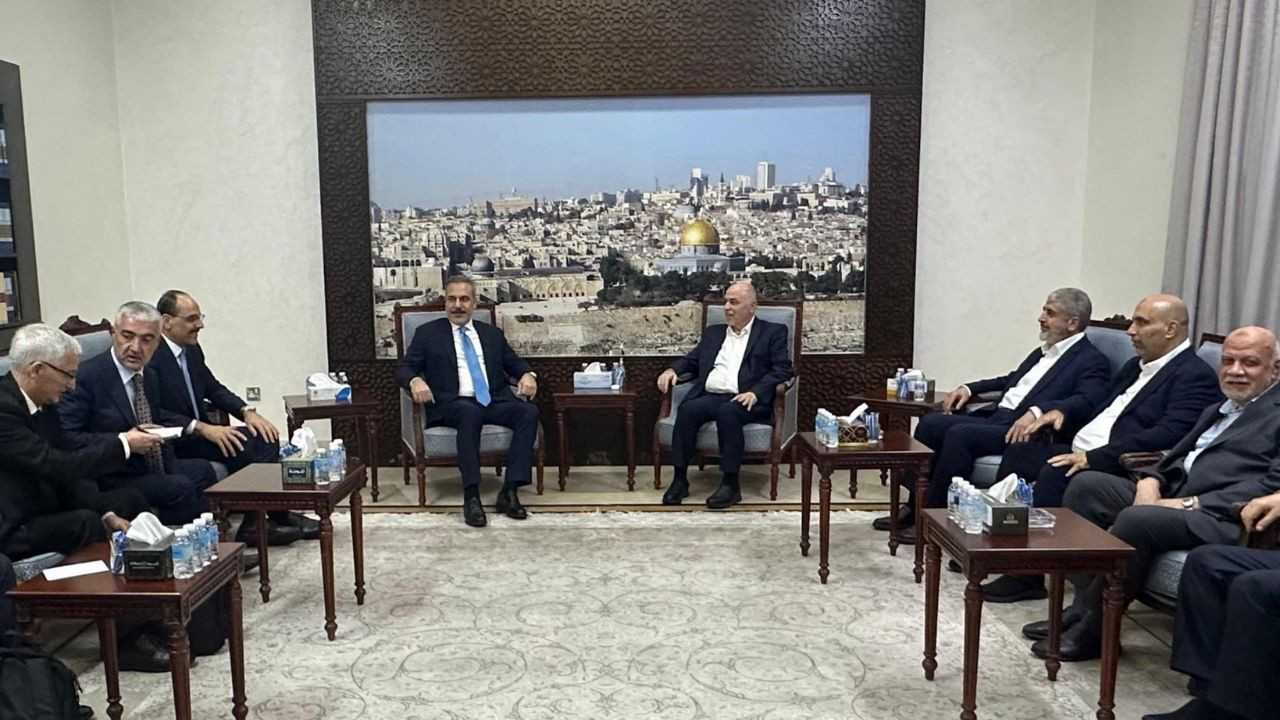 Fidan ve Kalın, Doha'da Hamas yetkilileriyle görüştü