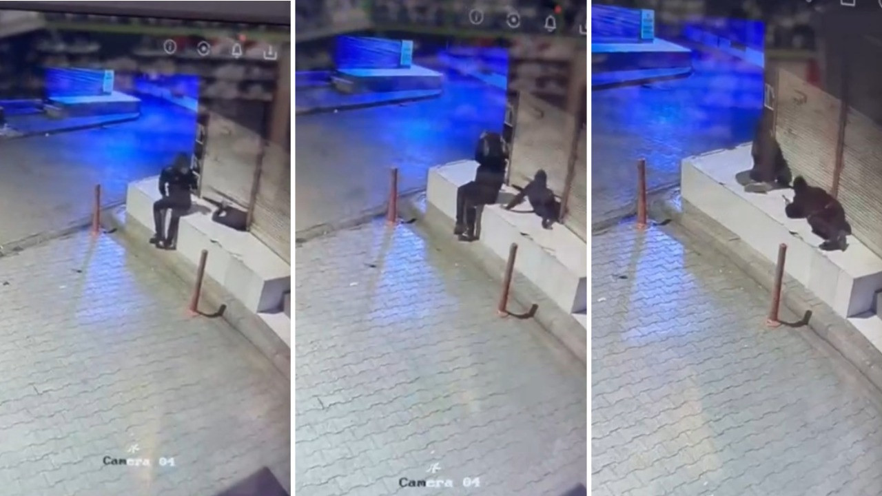 Kepengi aralayıp sürünerek girdi, 25 cep telefonu çaldı