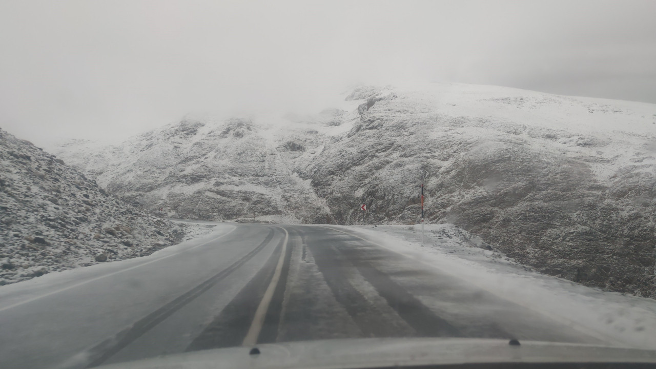 Meteoroloji uyarmıştı: Lapa lapa kar yağdı
