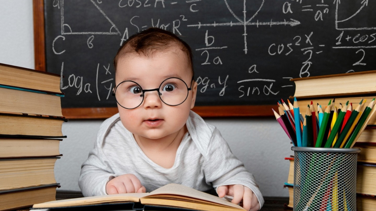 Prestijli okul için 1 yaşındaki çocuğa 10 milyon TL'ye özel öğretmen arıyorlar