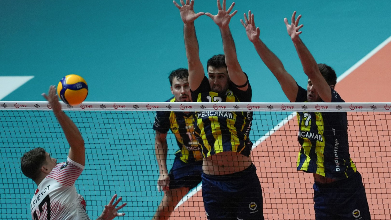 Fenerbahçe, Efeler Ligi'ni kötü açtı: Ziraat'e 3-0 yenildi