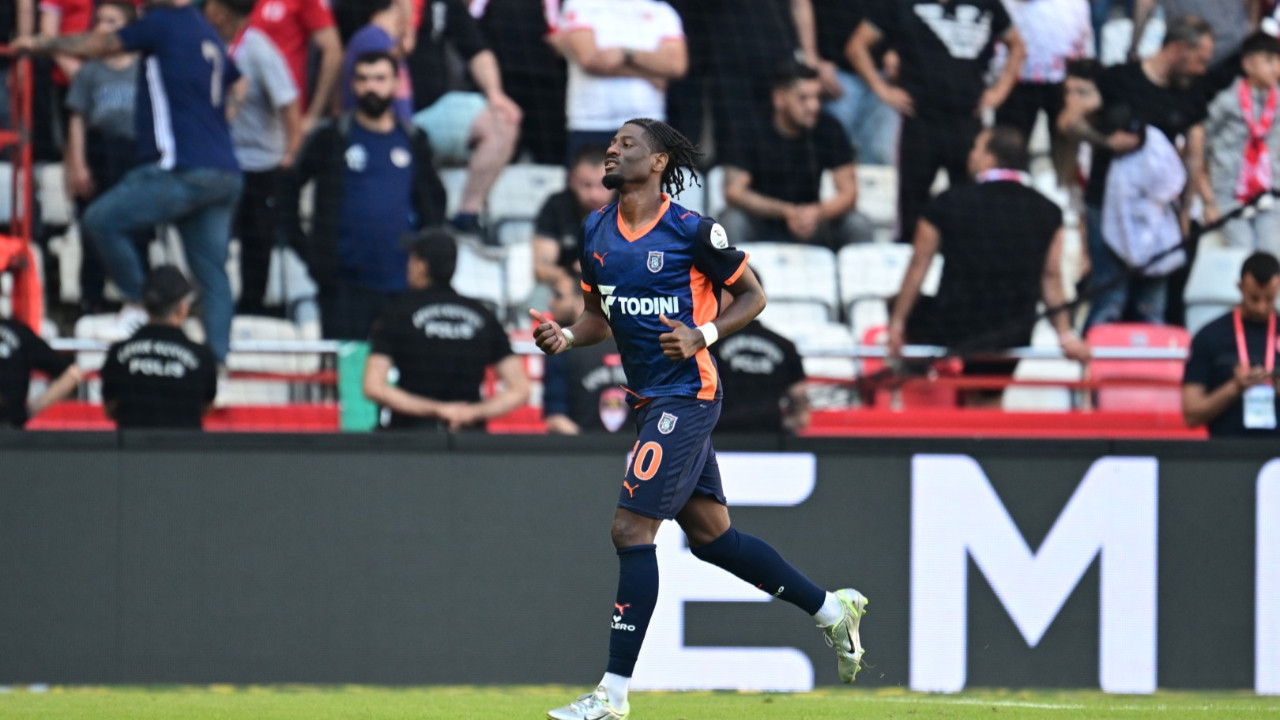 Başakşehir, Antalya deplasmanında gol oldu yağdı!