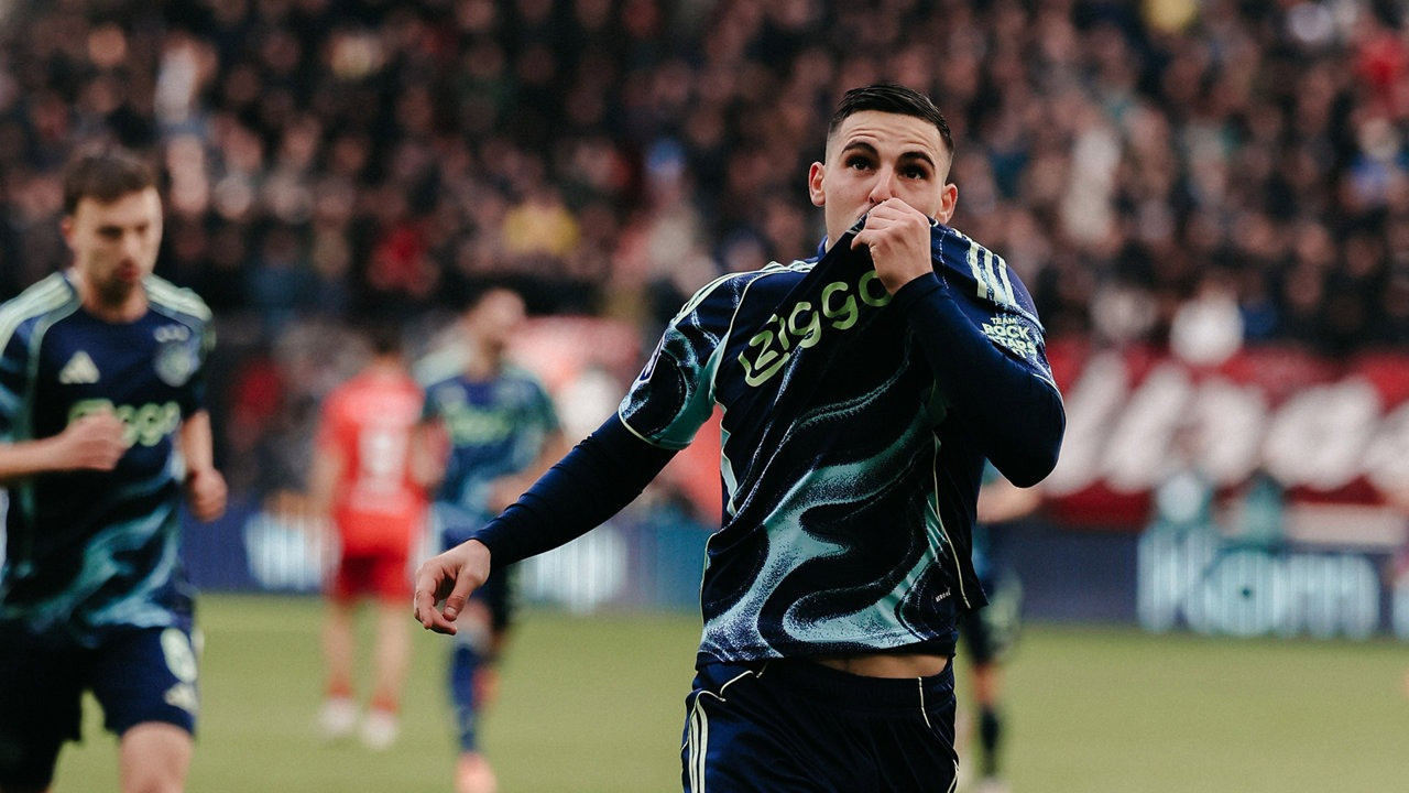 Galatasaray'ın Devler Ligi'ndeki rakibi Ajax, Twente’yi 5 gollü maçta devirdi