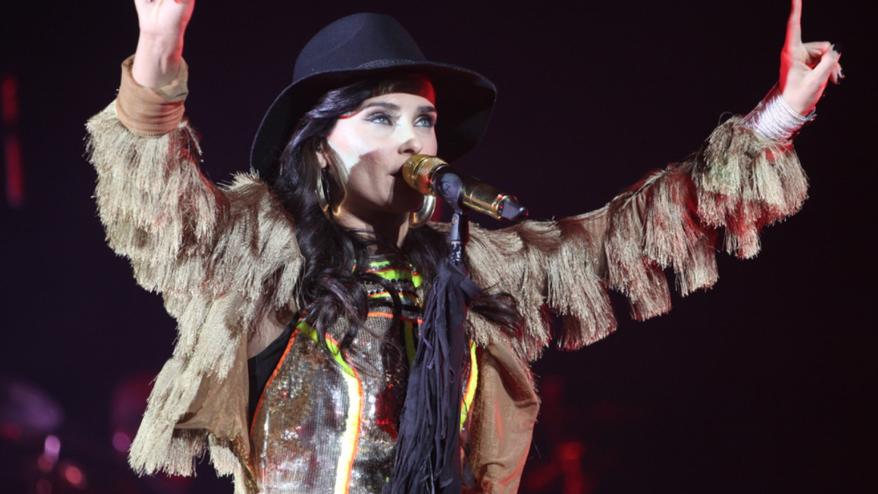 Grammy ödüllü şarkıcı Nelly Furtado müziğe ara verdi